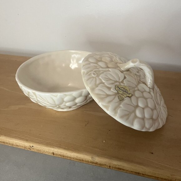 Vintage Ceramic Pottery Grapevine Metlox Poppytrail Covered Dish Handle - Picture 3 of 8
